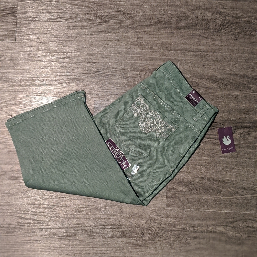 NWT Gloria Vanderbilt Vapris